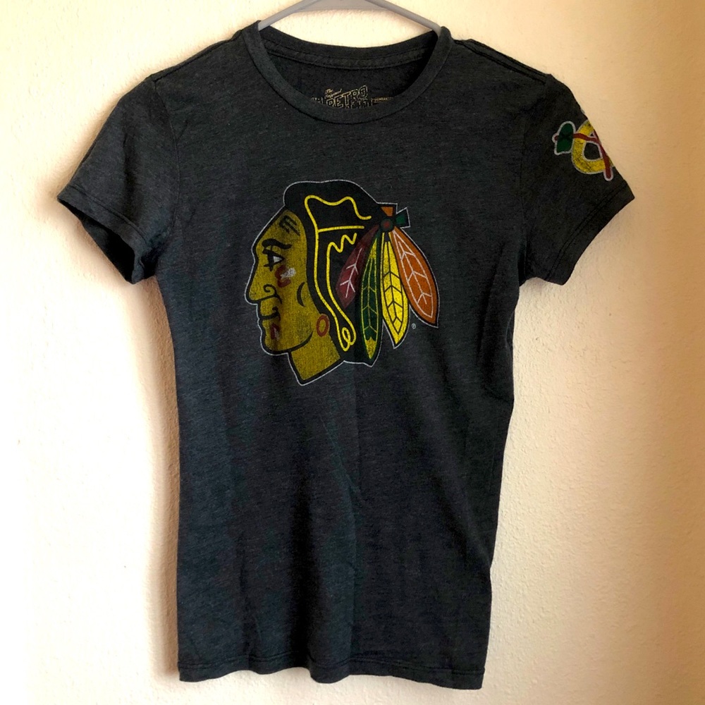 Chicago Blackhawks woman’s retro tee small